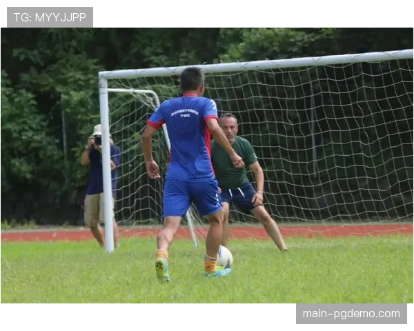 里昂俱乐部青训营启动“校园开放日”，吸引数千青少年参与